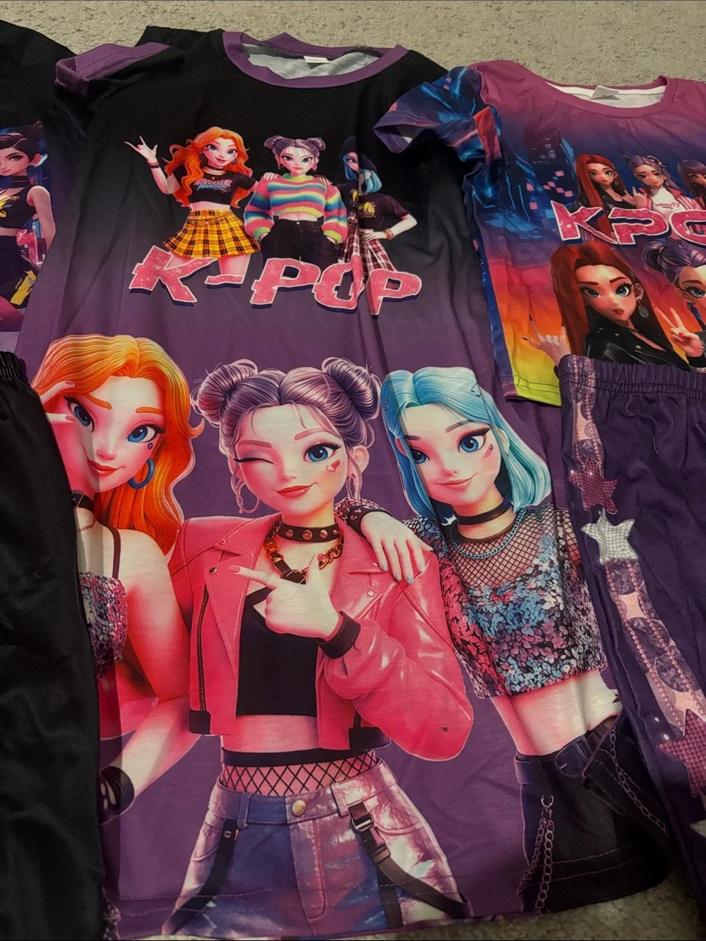 K-Pop girls Graphic clothes bundle